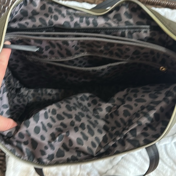 Stella & Dot Lady Boss Bag-Olive 19” x 12” x 7” - Picture 7 of 7